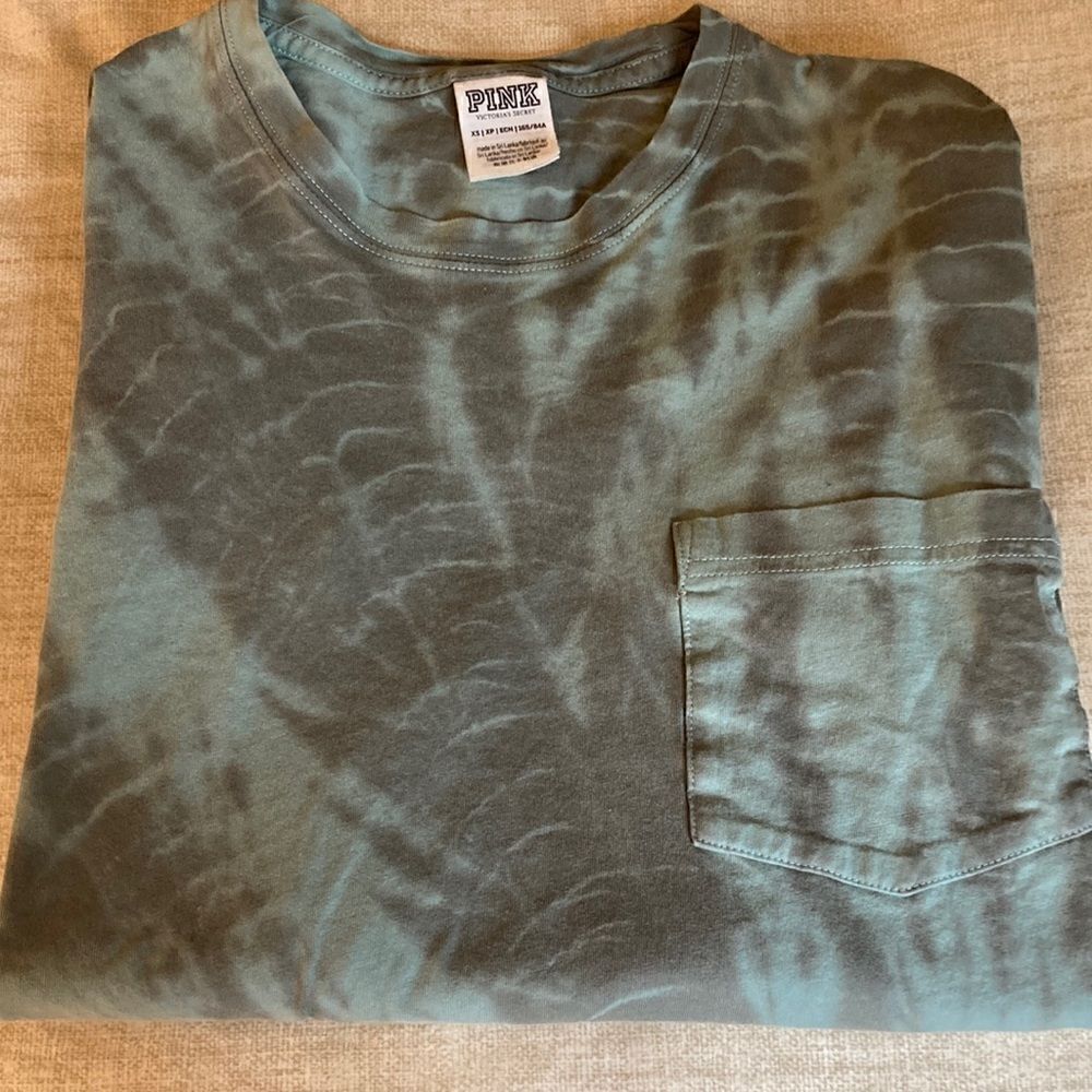 Victoria’s Secret Pink NWOT Campus Tie Dye Long Sleeve Cotton T Shirt. Size XS.